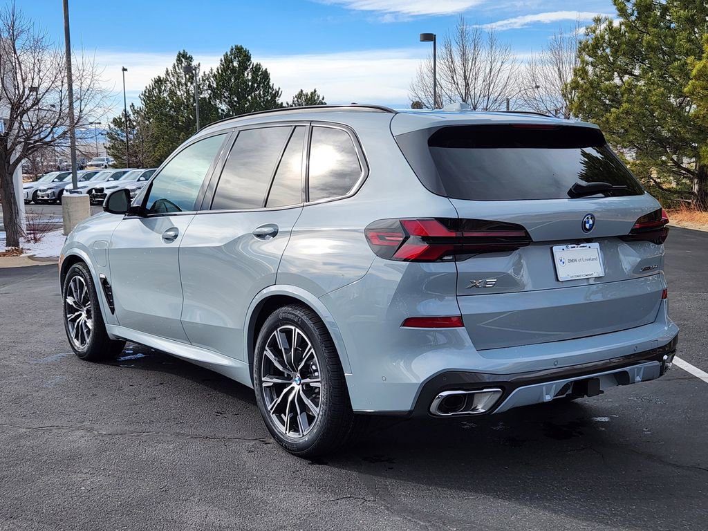 New 2026 BMW X5 xDrive50e image 3