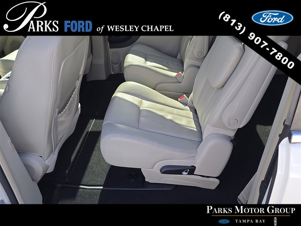 Used 2012 Chrysler Town & Country Touring-L w/ Premium Group image 14