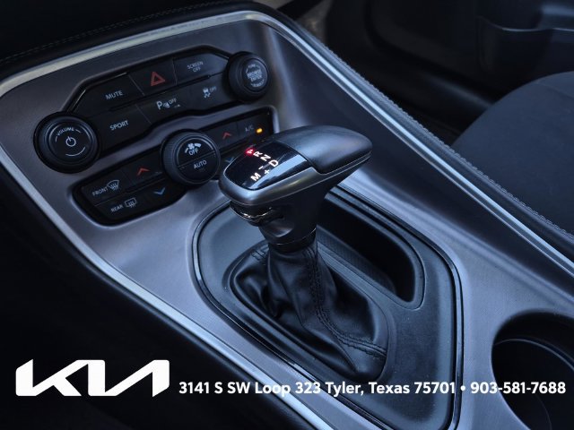 Used 2019 Dodge Challenger R/T w/ Driver Convenience Group RWD image 36