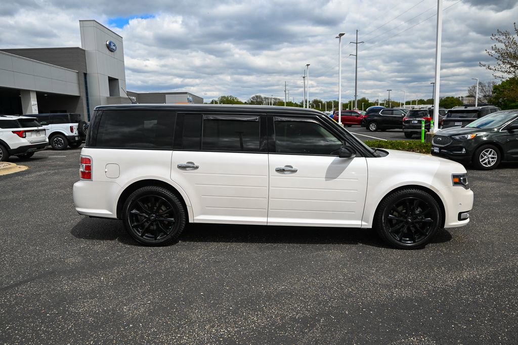 Used 2018 Ford Flex Limited w/ Equipment Group 303A AWD/4WD image 3