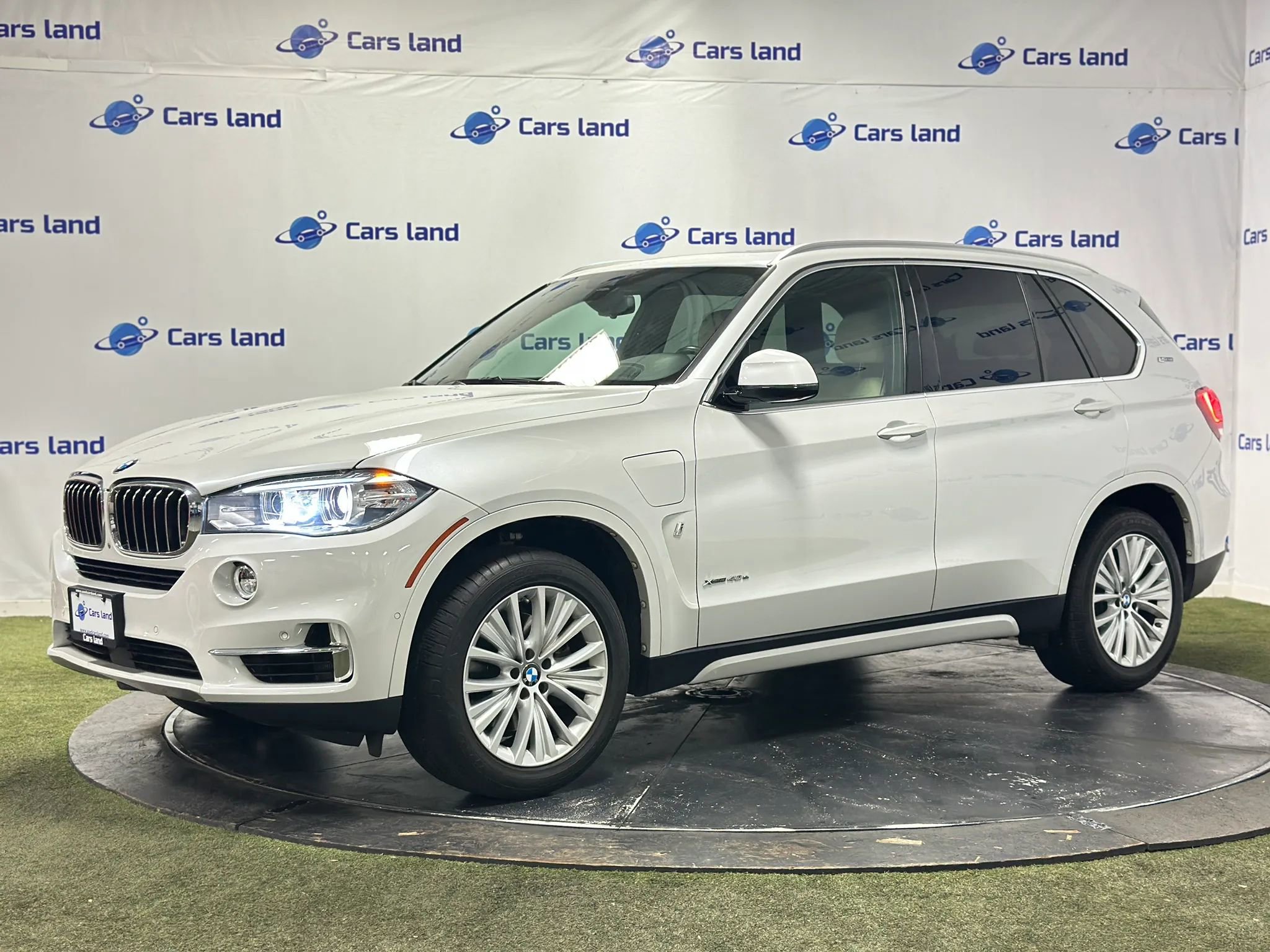 Used 2017 BMW X5 xDrive40e image 5