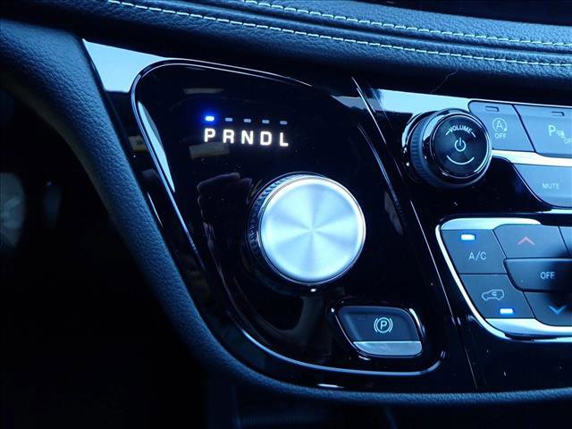 New 2026 Chrysler Pacifica Select AWD/4WD image 23