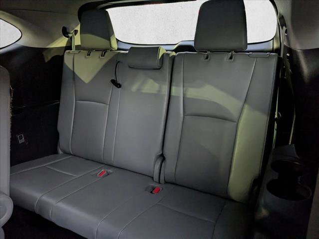 Used 2023 Toyota Highlander Platinum image 18