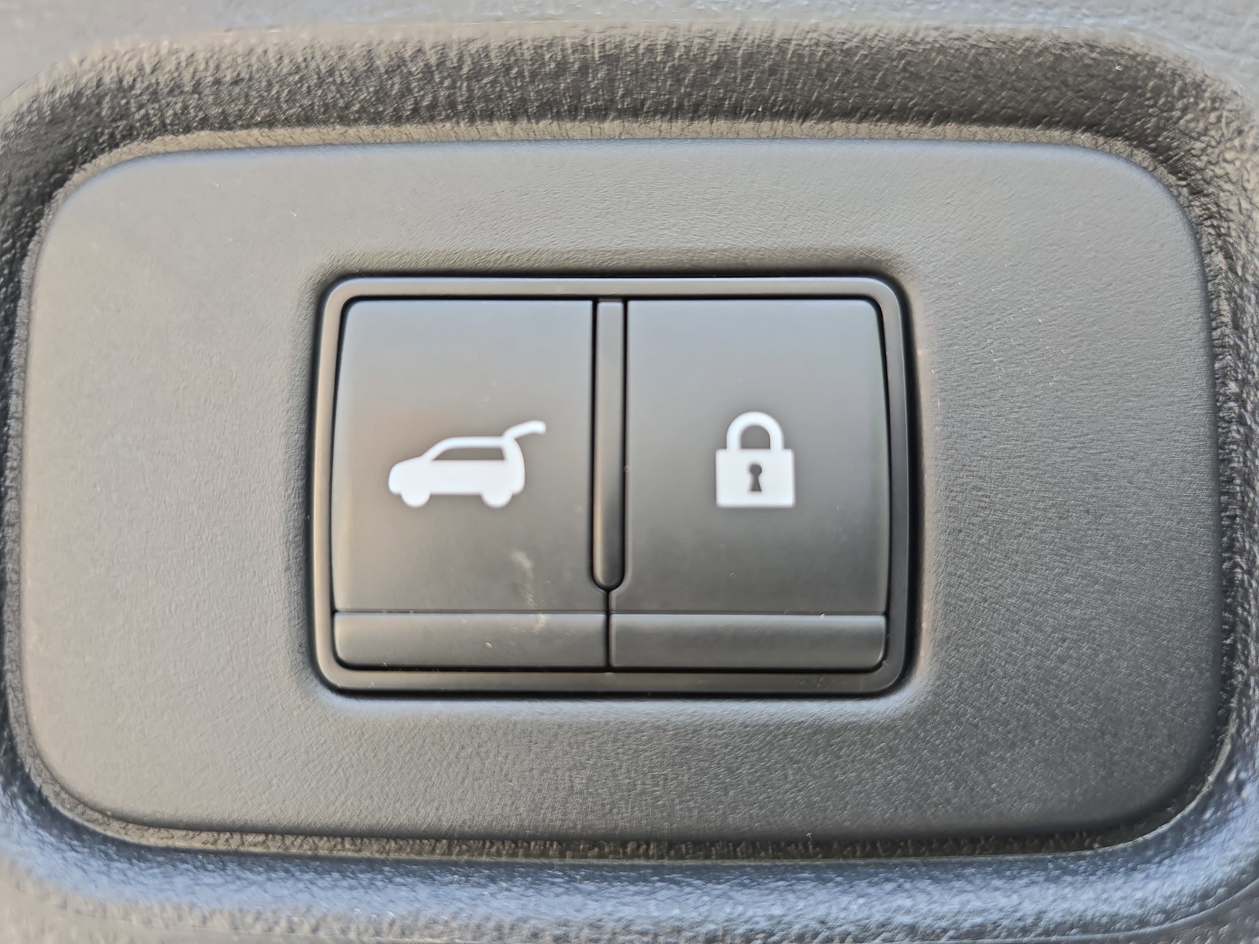 Used 2024 Nissan Pathfinder SV w/ SV Premium Package image 14