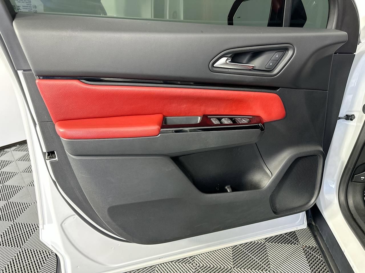 Used 2024 Honda Prologue EX image 19