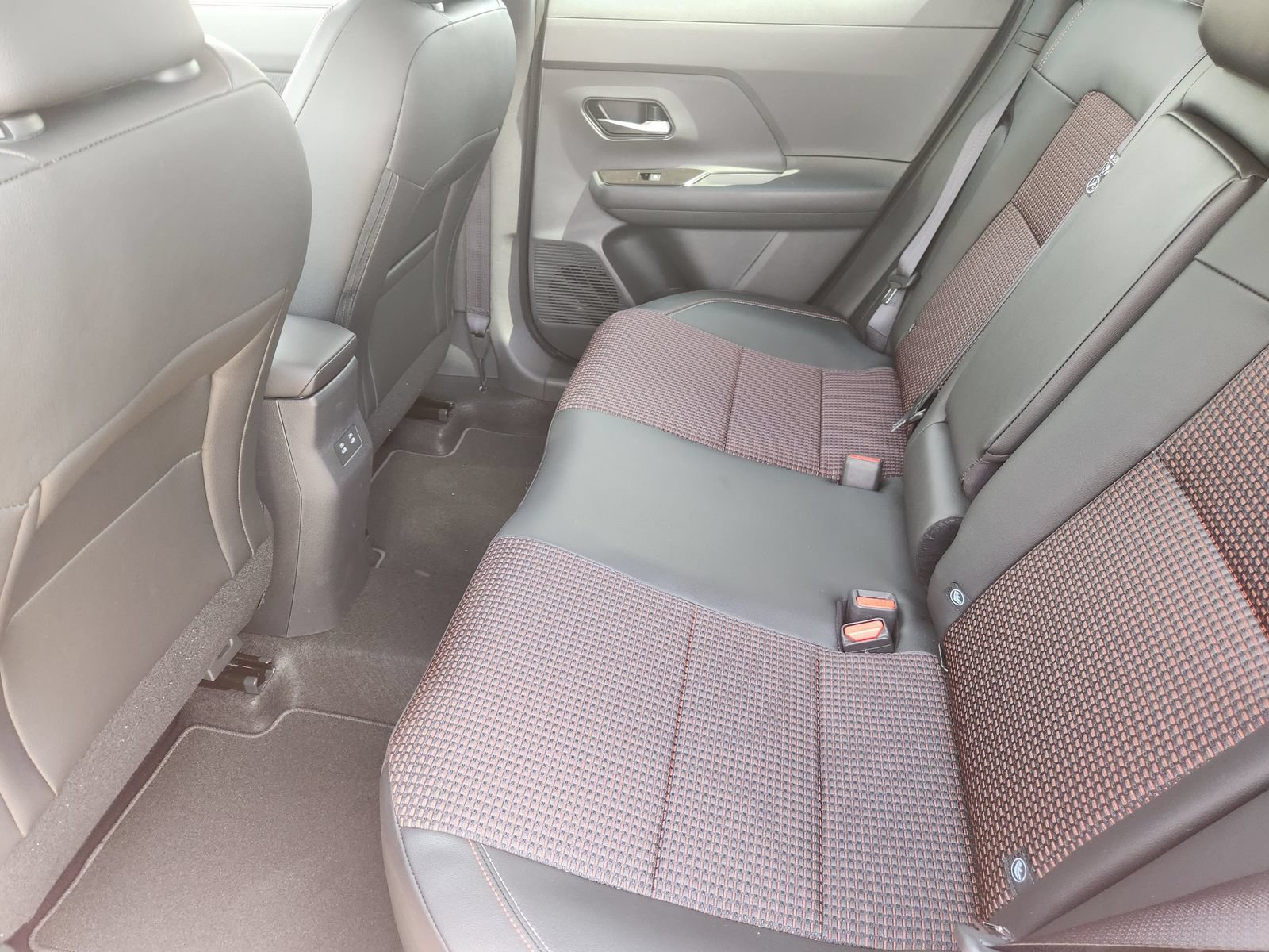 New 2027 Nissan Kicks SR AWD/4WD image 24