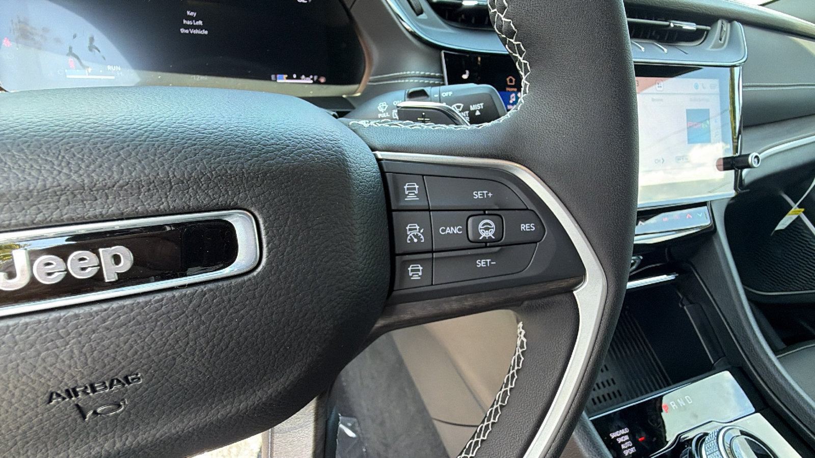 New 2027 Jeep Grand Cherokee Limited AWD/4WD image 24