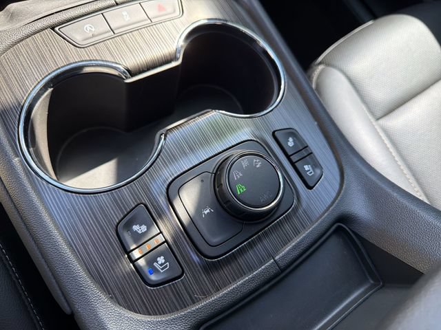Used 2023 GMC Acadia SLT w/ Elevation Edition AWD/4WD image 18