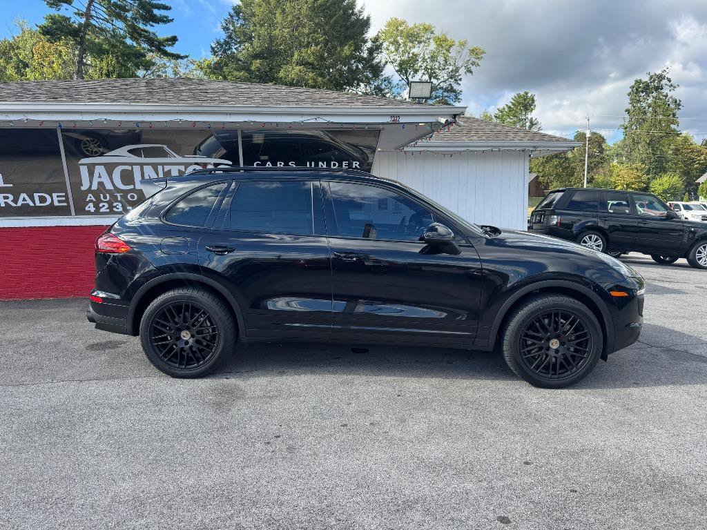 Used 2016 Porsche Cayenne S AWD/4WD image 5