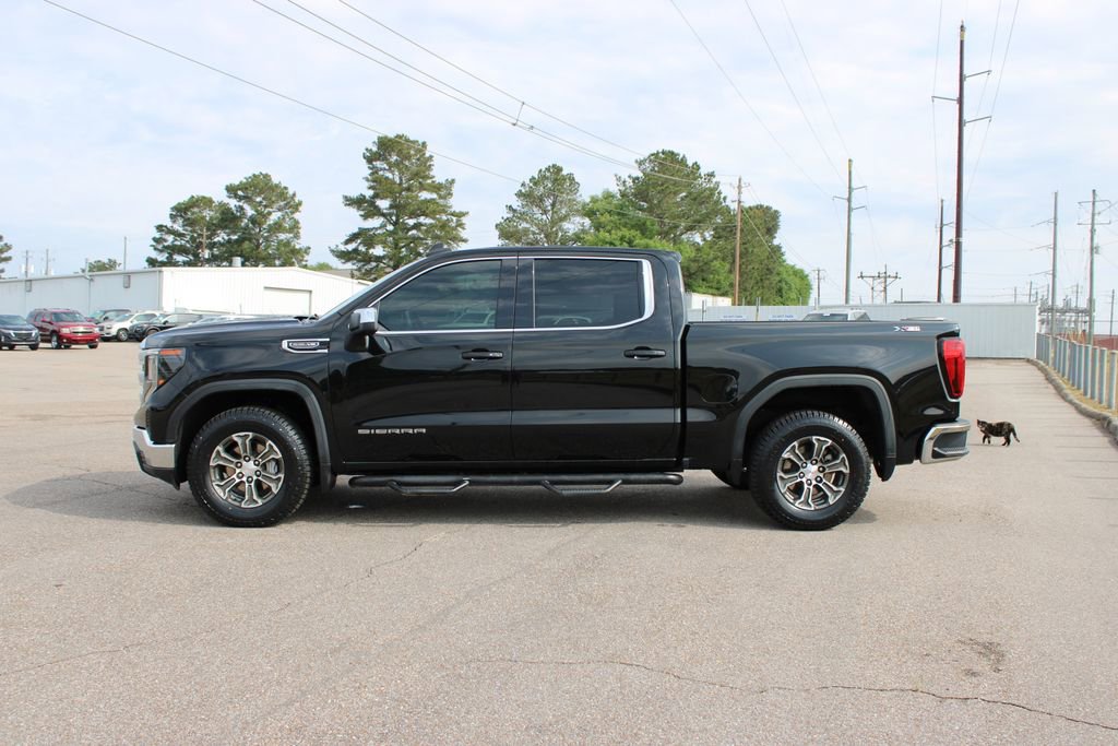 Used 2024 GMC Sierra 1500 SLE AWD/4WD image 3
