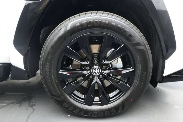Used 2026 Toyota RAV4 SE AWD/4WD image 16