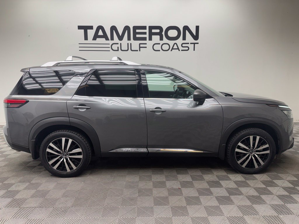 Used 2025 Nissan Pathfinder Platinum FWD image 4