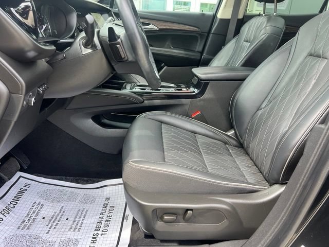 Used 2023 Buick Envision Avenir AWD/4WD image 25