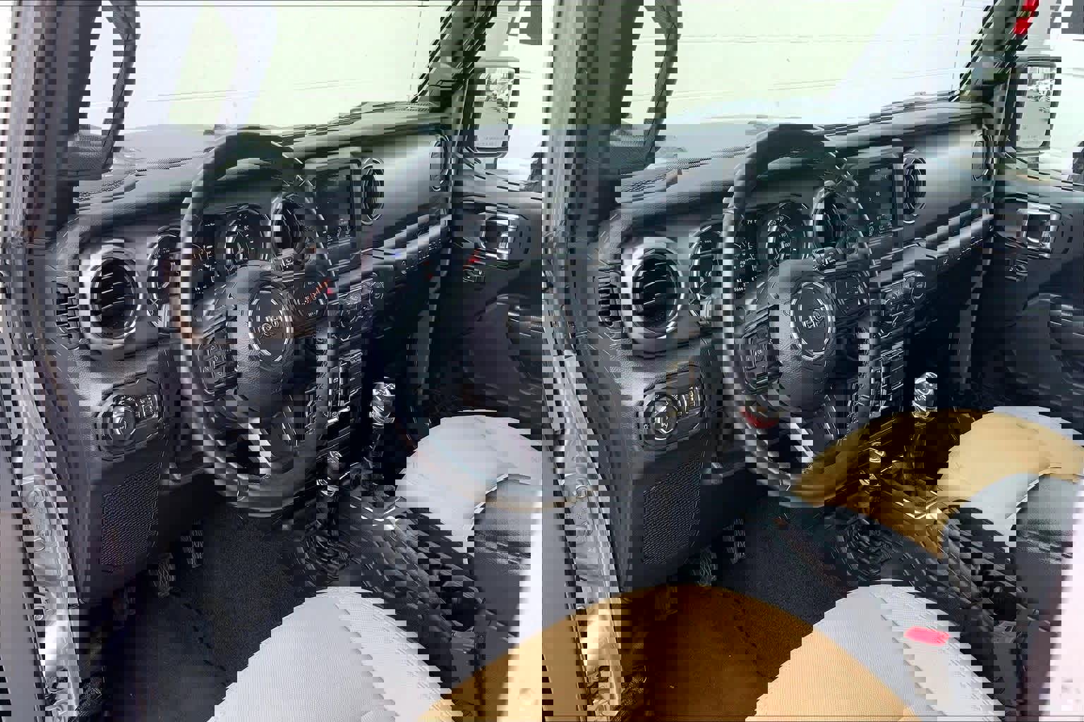 Used 2021 Jeep Wrangler Unlimited Sport image 3