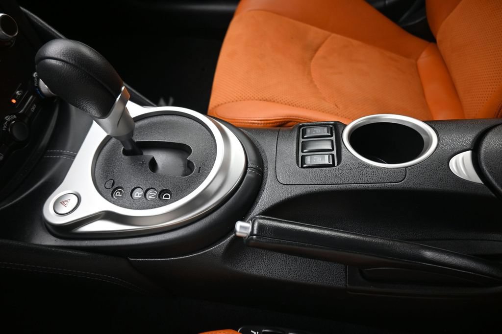 Used 2016 Nissan 370Z Touring RWD image 24