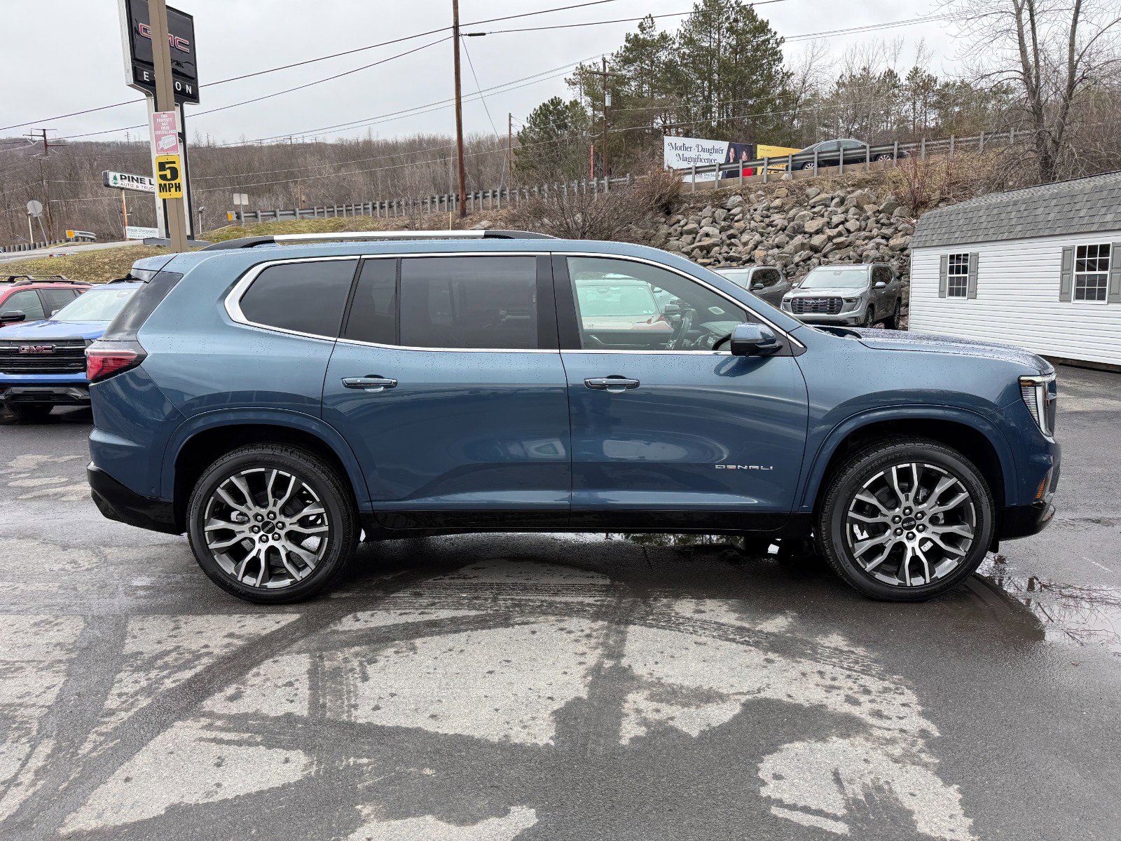 New 2026 GMC Acadia Denali Ultimate w/ LPO, Rugged Package image 6