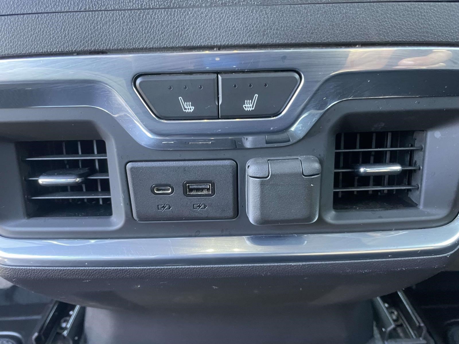 Used 2021 GMC Sierra 1500 AT4 w/ AT4 Value Package AWD/4WD image 11
