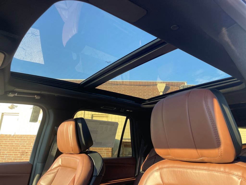 New 2025 Lincoln Navigator Reserve image 12