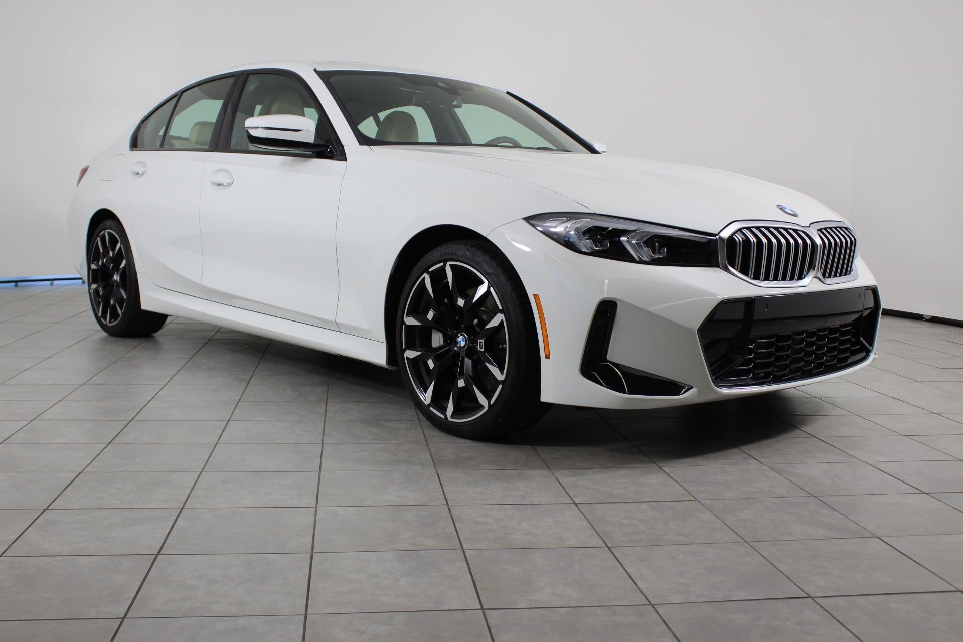 Used 2026 BMW 330i xDrive Sedan AWD/4WD image 7