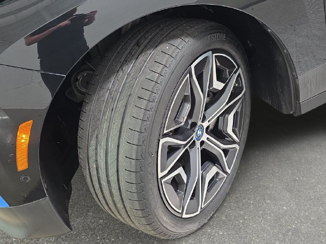Certified 2024 BMW iX xDrive50 w/ Premium Package AWD/4WD image 26