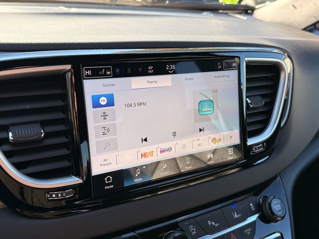 New 2026 Chrysler Voyager LX FWD image 13