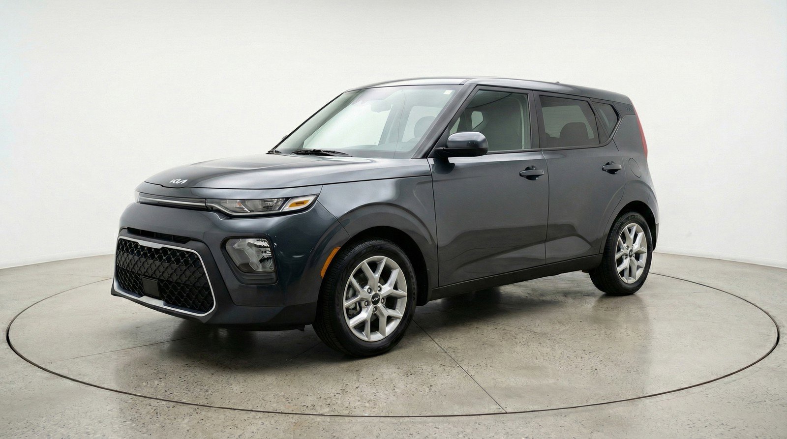 Used 2025 Kia Soul LX w/ LX Technology Package image 3