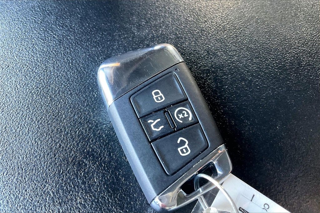 Used 2023 Volkswagen Atlas Cross Sport SEL Premium R-Line image 12