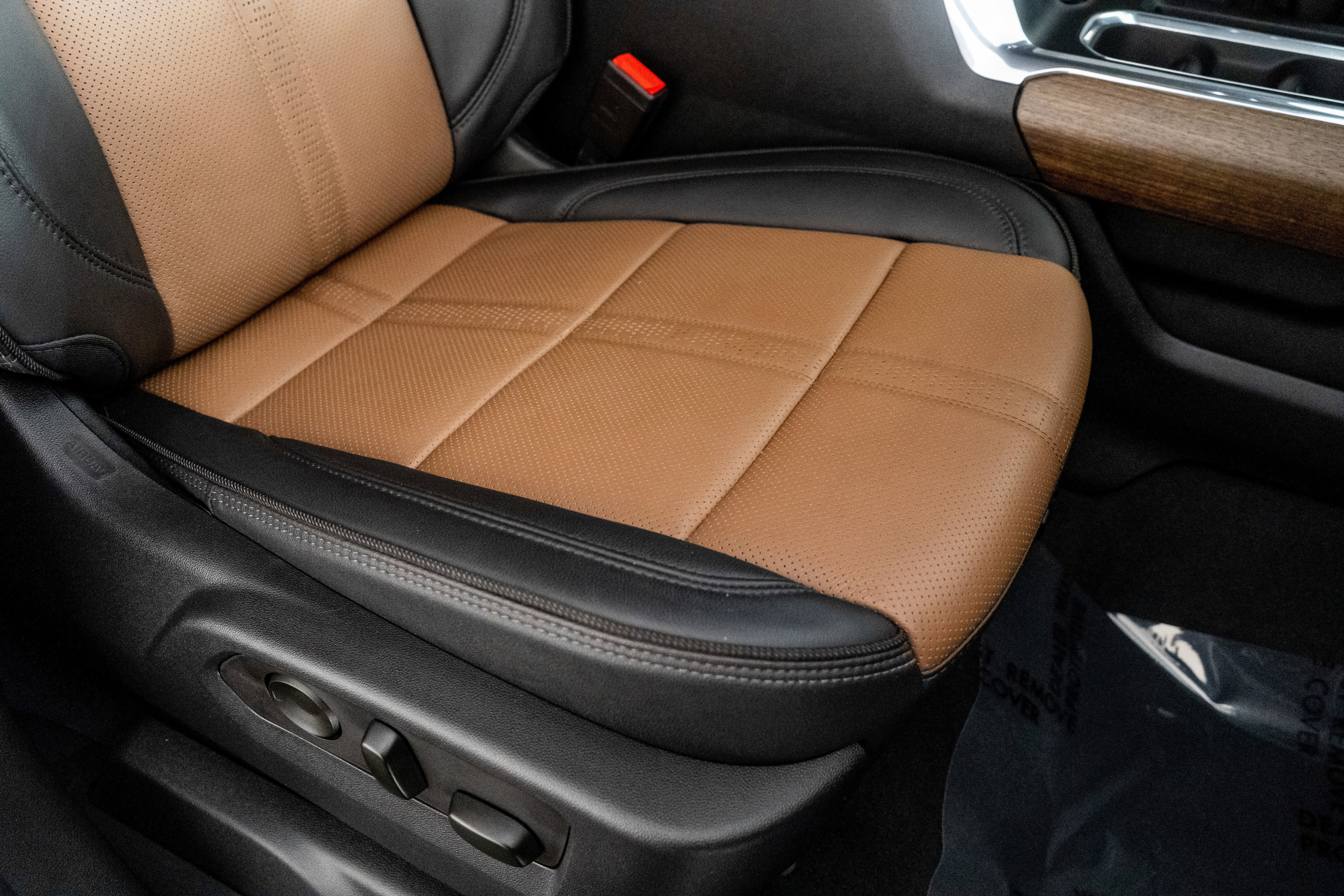 Used 2023 Chevrolet Silverado 1500 High Country w/ Technology Package image 27