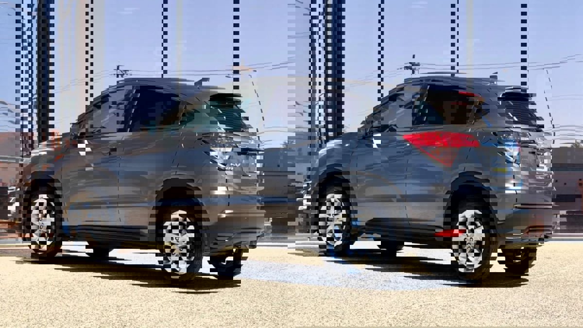 Used 2016 Honda HR-V LX image 9