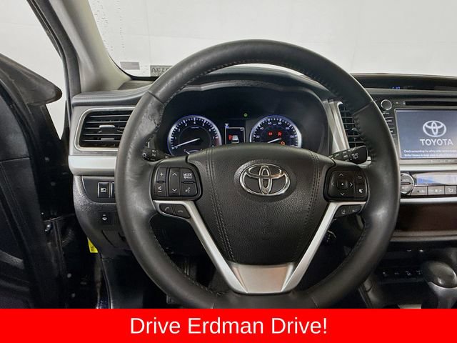 Certified 2018 Toyota Highlander XLE w/ Carpet Mat Package (TMS) image 11