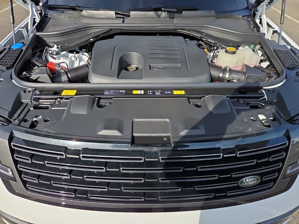 New 2026 Land Rover Range Rover Long Wheelbase SE AWD/4WD image 29