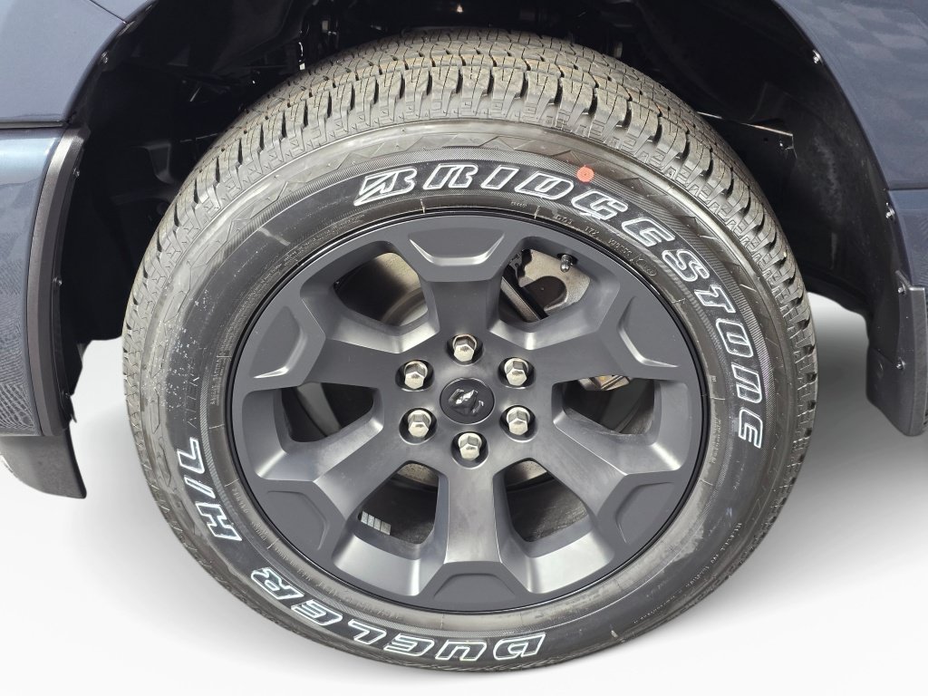 New 2026 RAM 1500 Express AWD/4WD image 12