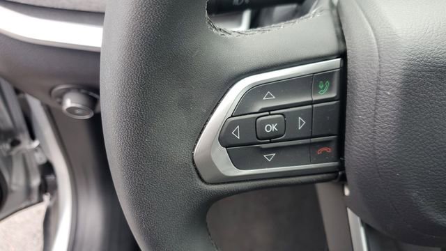 Certified 2024 Jeep Compass Latitude image 9