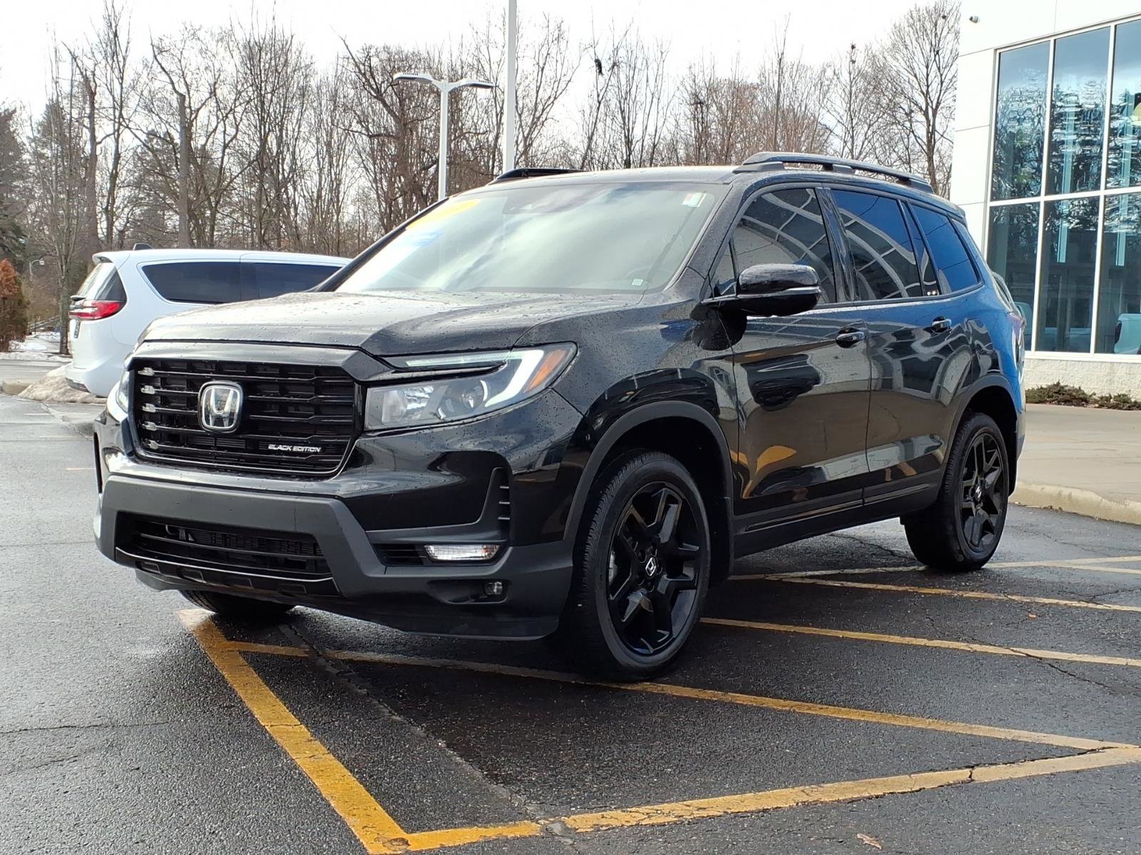 Certified 2024 Honda Passport Black Edition image 3