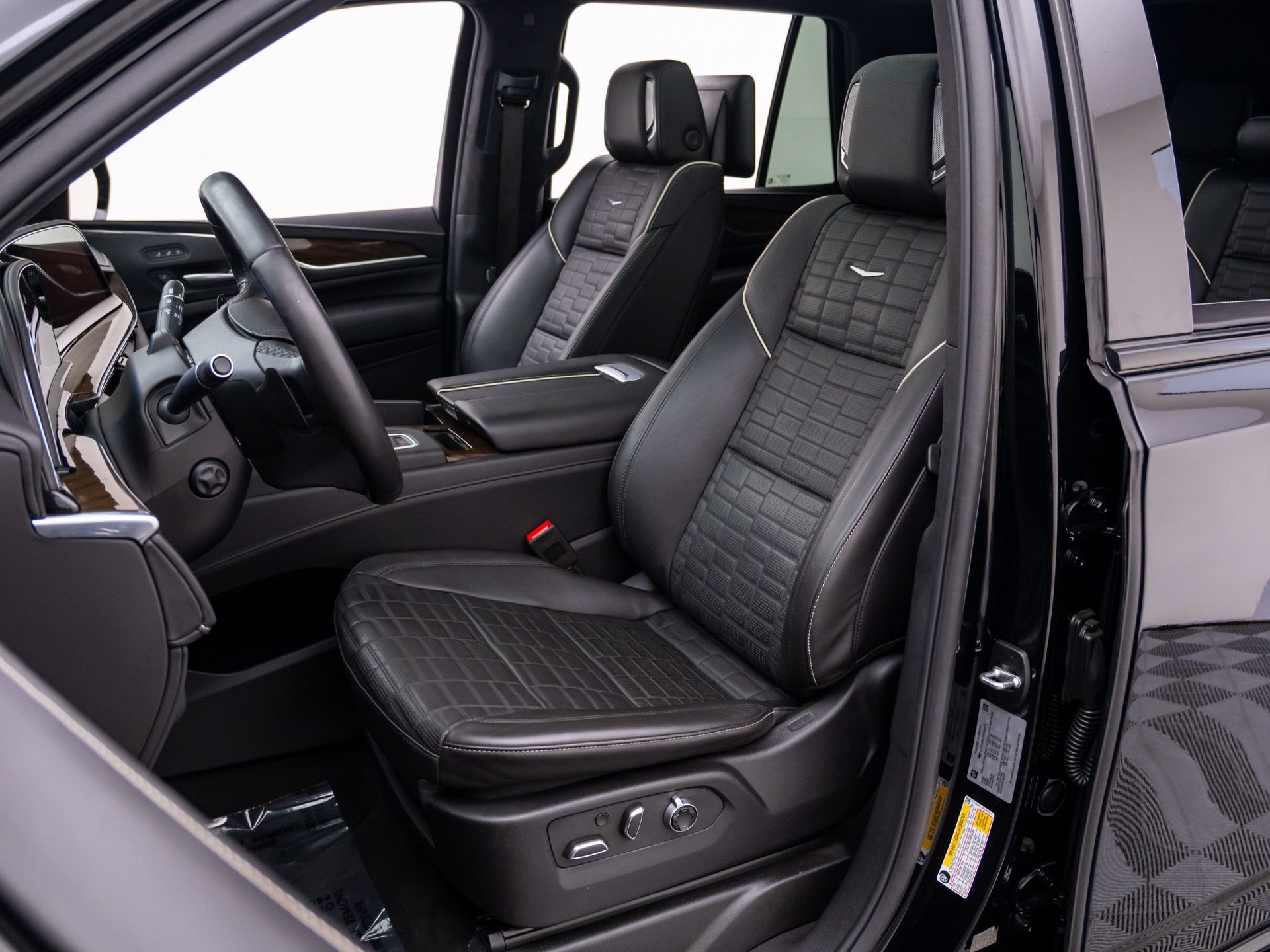 Used 2024 Cadillac Escalade Sport Platinum AWD/4WD image 17