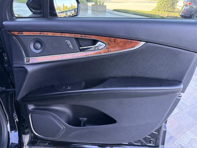 Certified 2019 Lincoln Nautilus Reserve FWD image 17