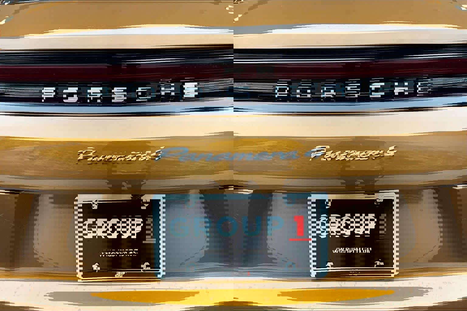 Used 2025 Porsche Panamera 4 image 32