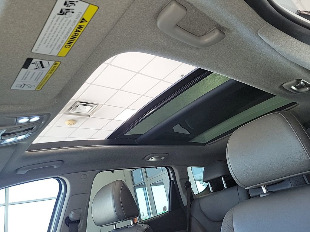 Used 2020 Hyundai Santa Fe Limited image 11