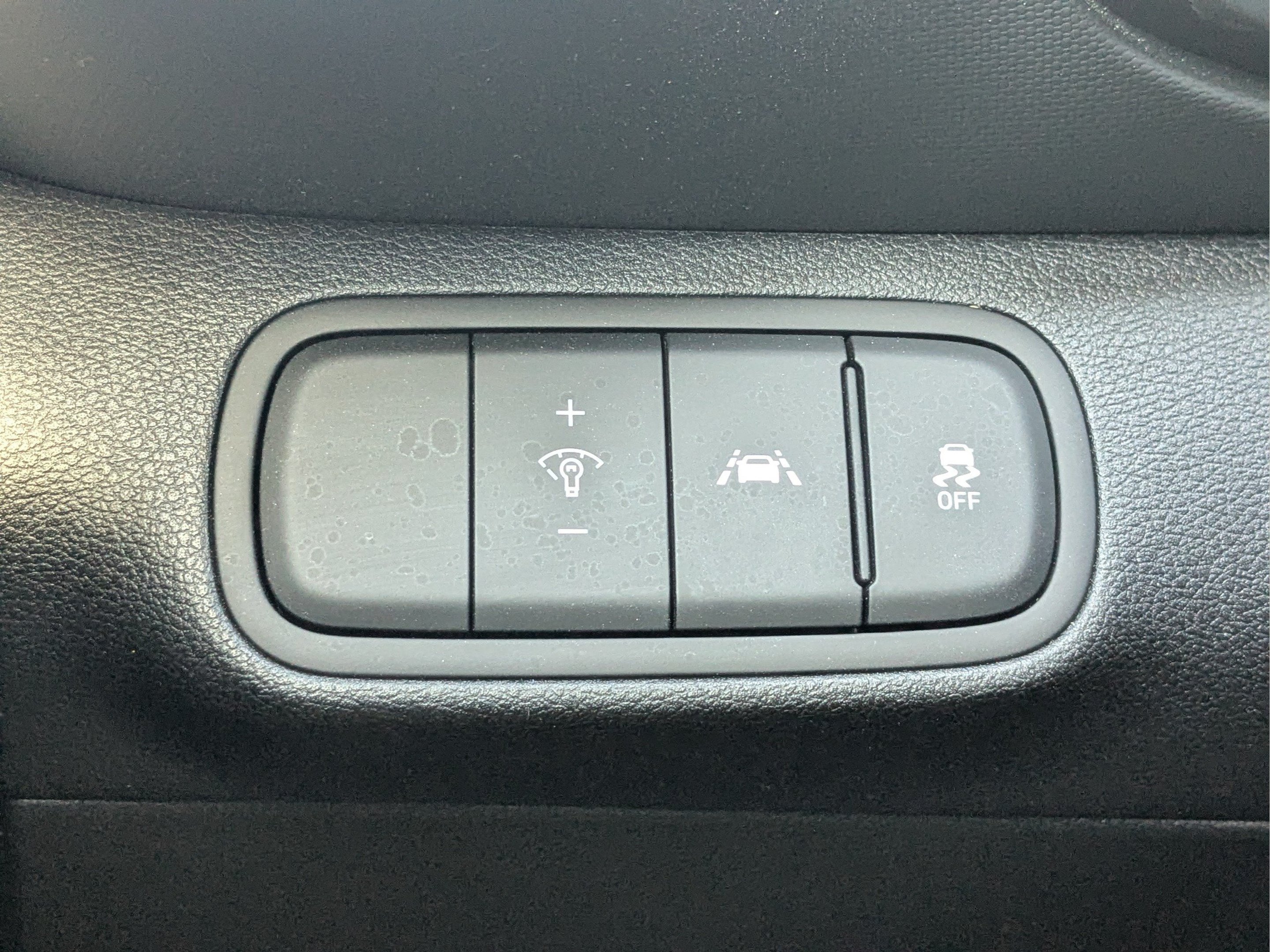 Certified 2022 Hyundai Venue Limited FWD image 22
