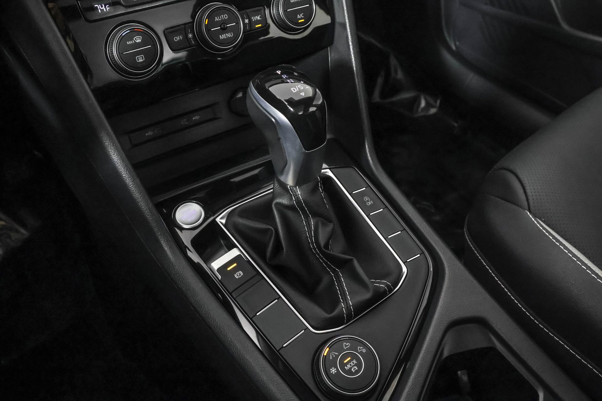 Used 2024 Volkswagen Taos SEL image 34