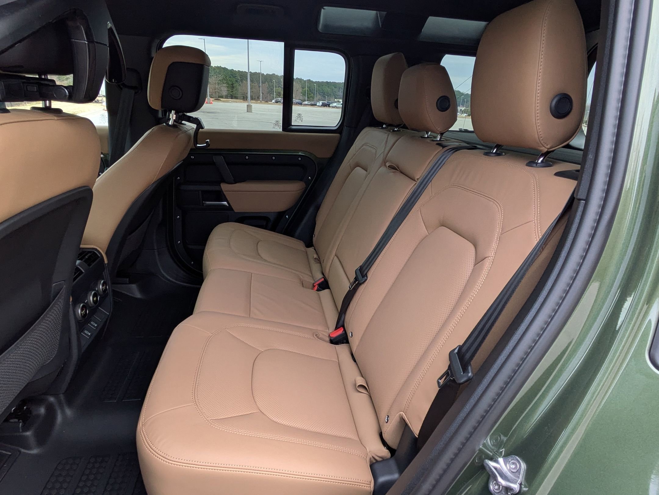 New 2026 Land Rover Defender 110 X-Dynamic SE image 26