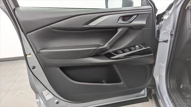 Used 2023 MAZDA CX-9 Touring image 13
