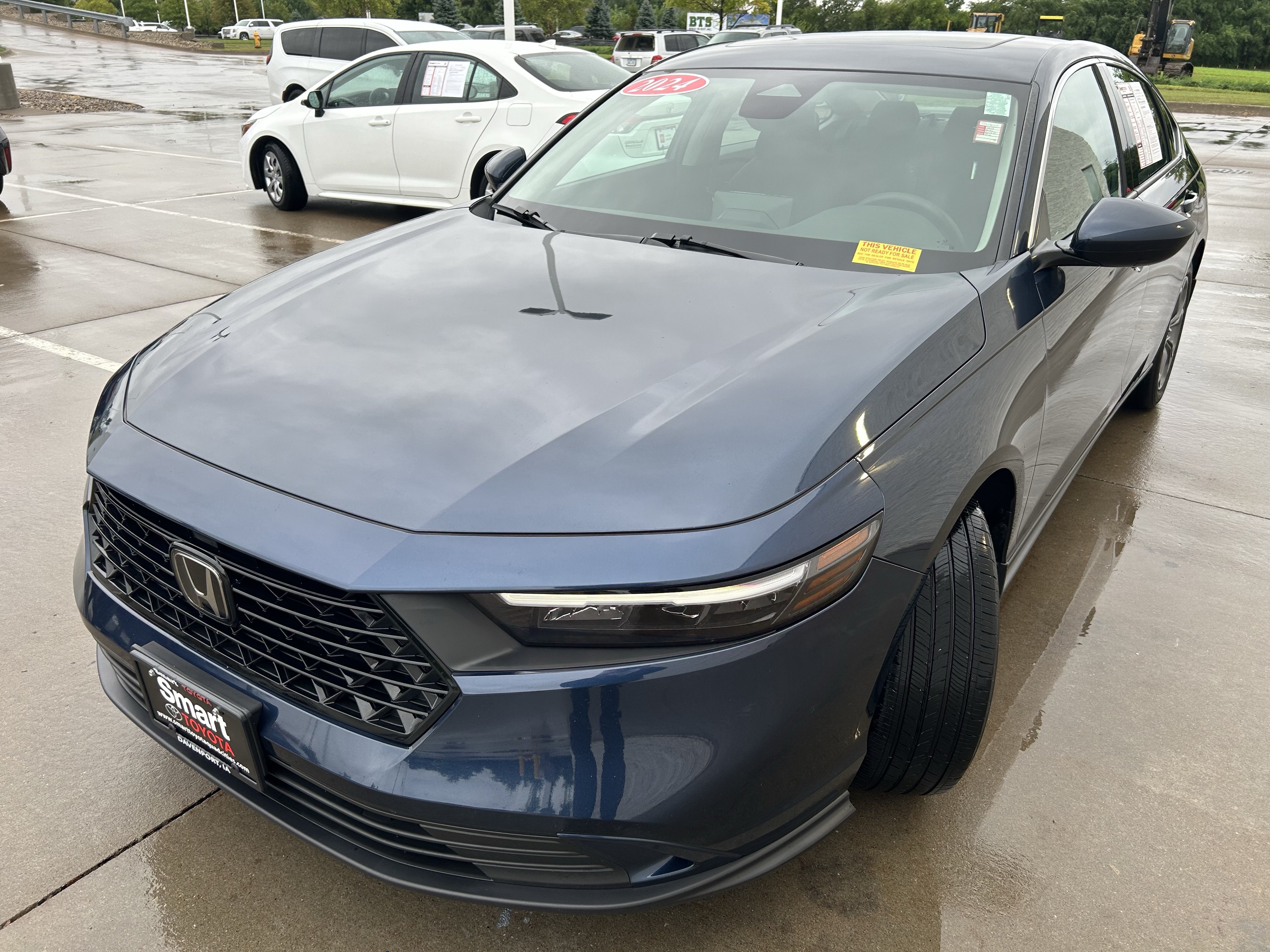 Used 2024 Honda Accord EX image 3