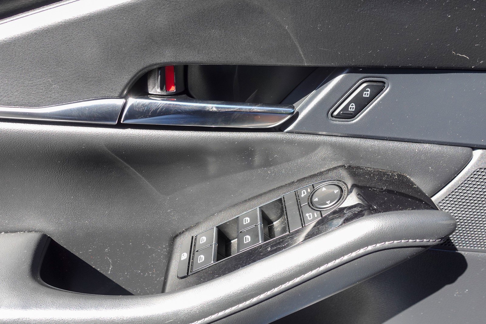 Used 2025 MAZDA CX-30 AWD 2.5 S w/ Preferred Package image 11