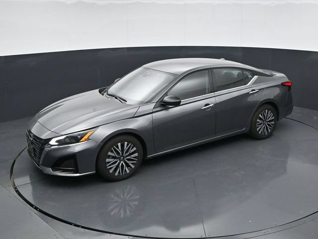 Used 2025 Nissan Altima 2.5 SV FWD image 32