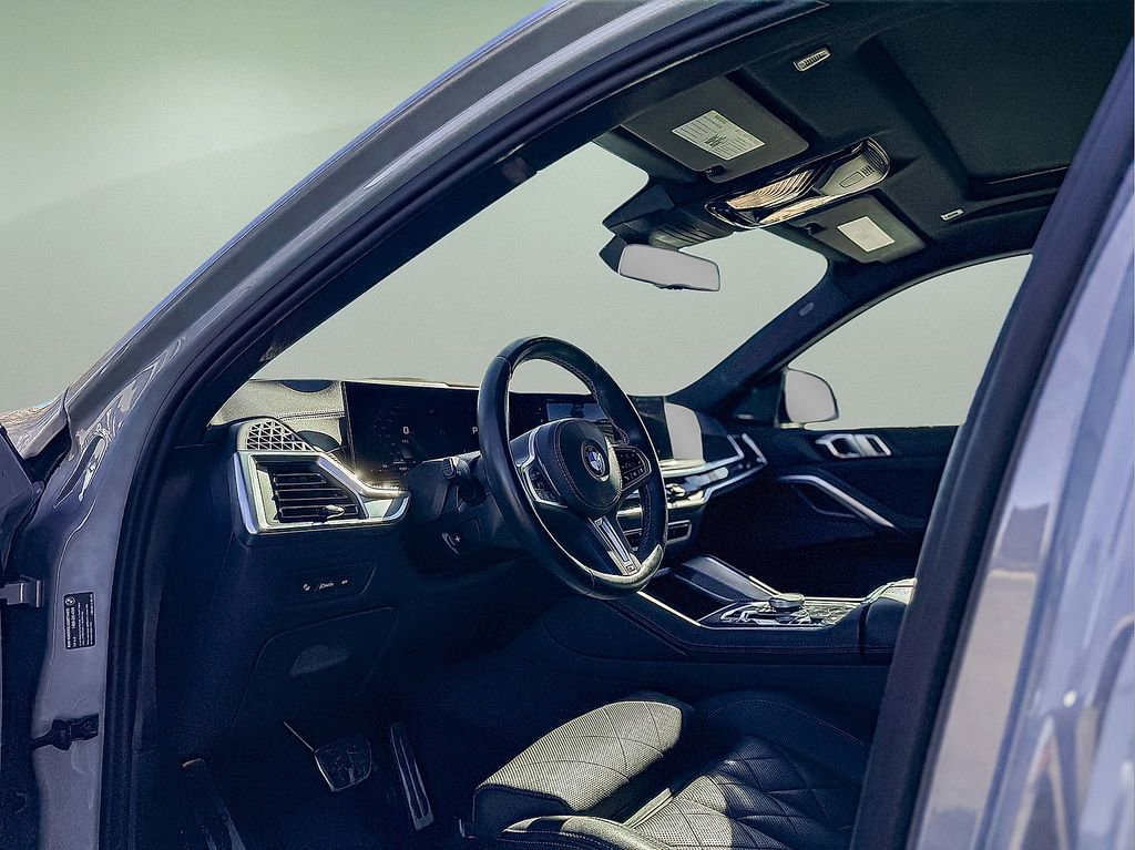 Used 2025 BMW X6 M60i image 11