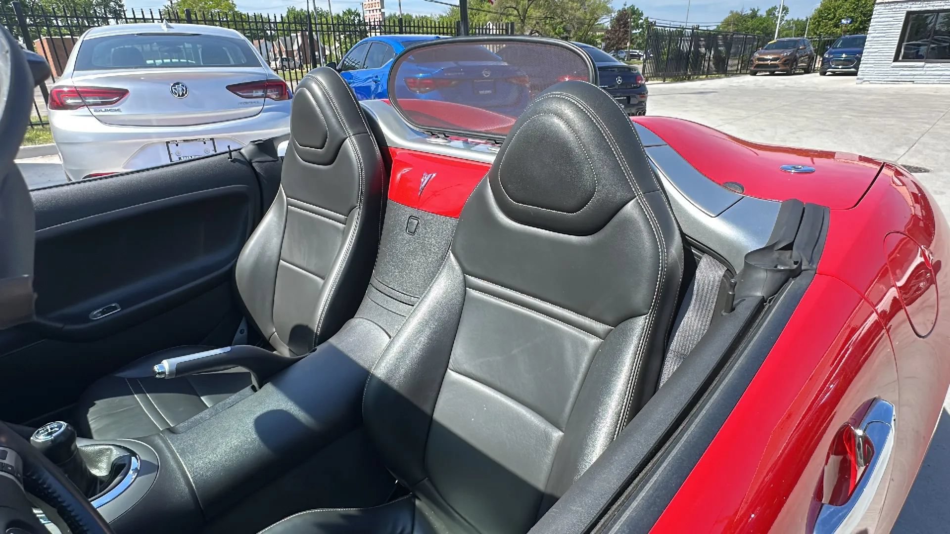 Used 2006 Pontiac Solstice Convertible w/ Premium Package RWD image 20