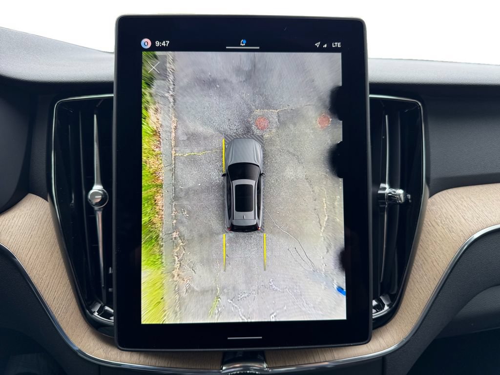 New 2026 Volvo XC60 B5 Plus w/ Protection Package Premier AWD/4WD image 19