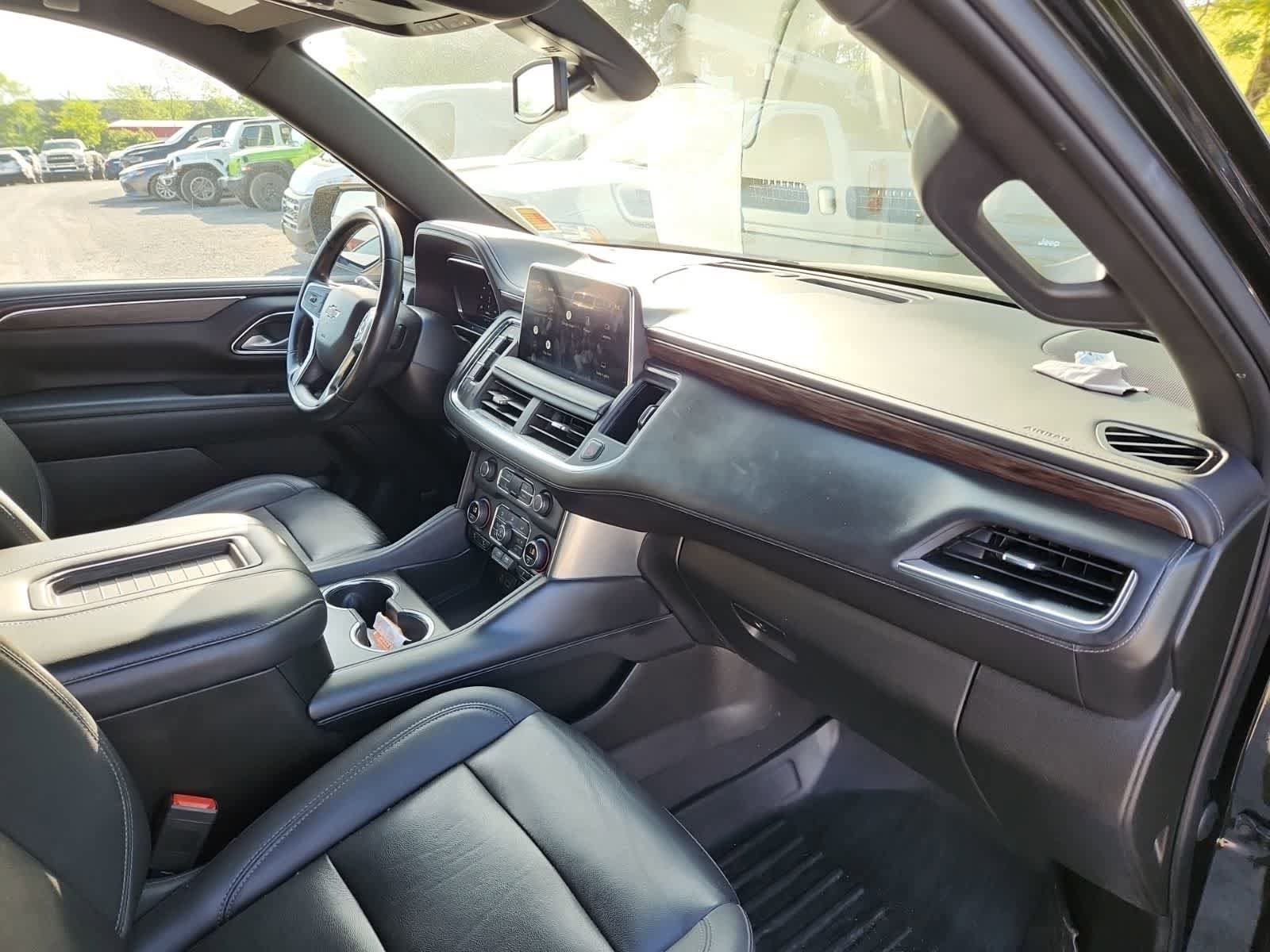 Used 2022 Chevrolet Suburban Z71 AWD/4WD image 17