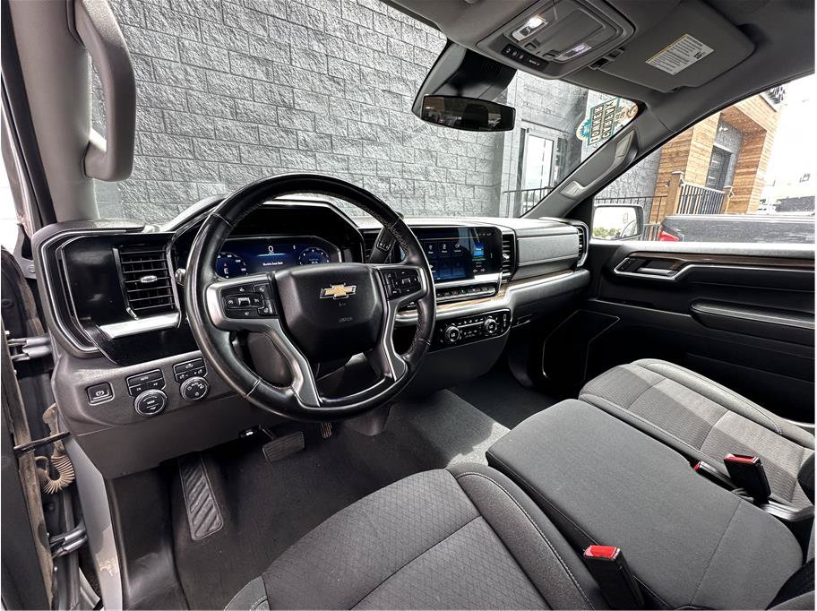 Used 2023 Chevrolet Silverado 1500 LT AWD/4WD image 14